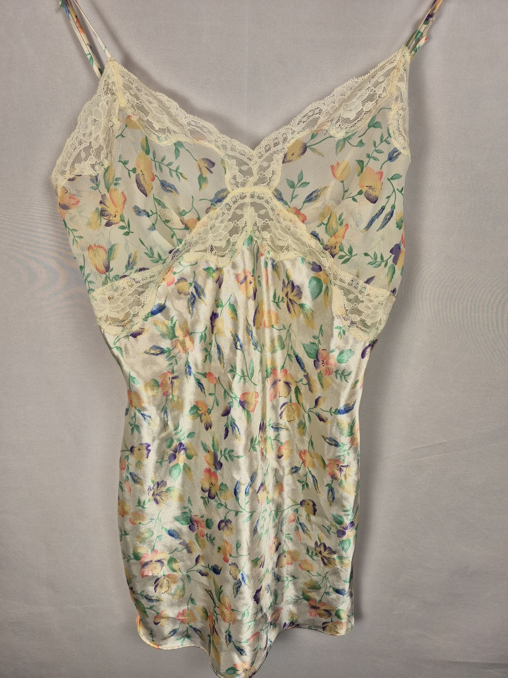 VTG Victoria's Secret Cream Floral Lace-Trim Satin Chemise Size S